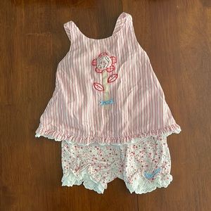 Le Top 2 piece stripped & floral outfit. Size 18 months.